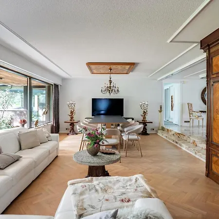 Elvala Luxury Lakeside Estate Near